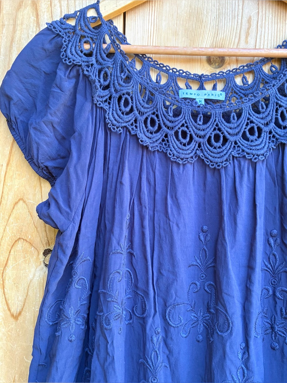 Tempo Paris Blue Embroidered Top Sz Medium